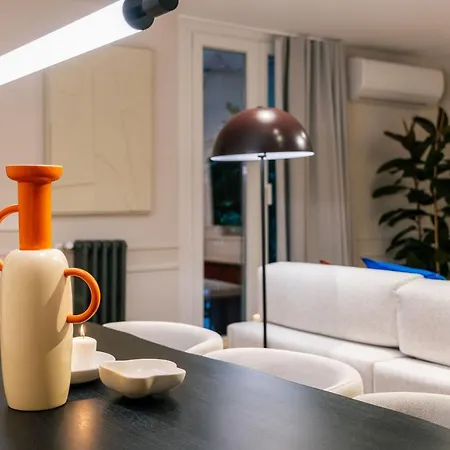 Stylish 4 Suites +Patio Luxury Apartment Gran Via Madrid Exterior photo