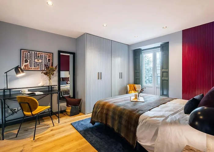 Stylish 4 Suites +Patio Luxury Apartment Gran Via